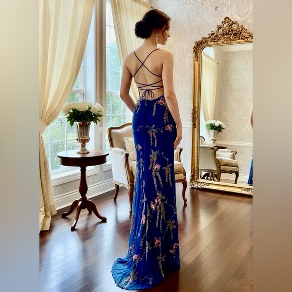 Elegant Blue hand beaded, and hand embroidered‎ Floral Embellished Dress - Picture 4 of 5